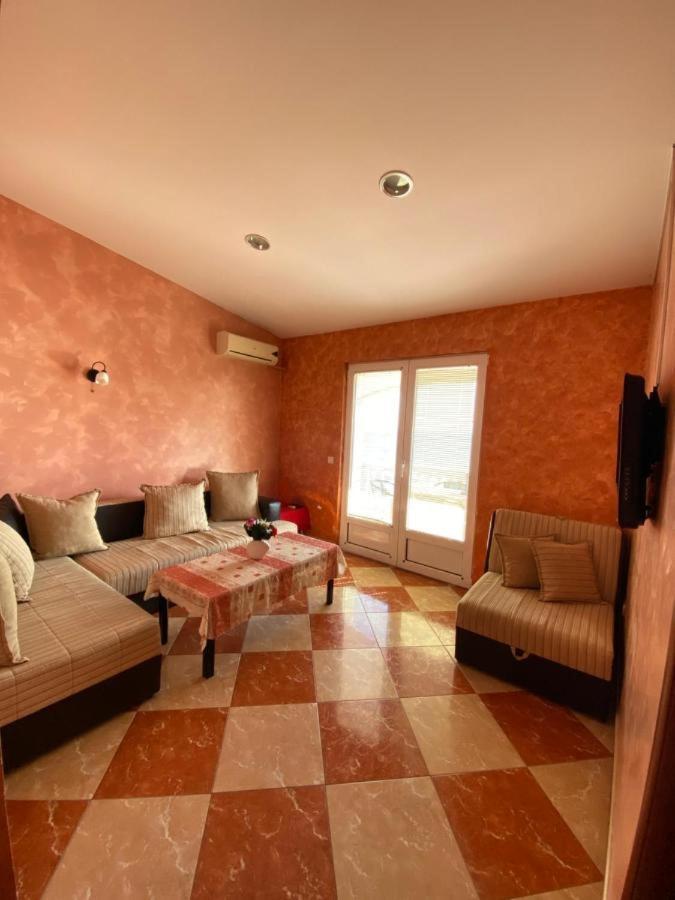 סוטומורה Apartmani Luksic מראה חיצוני תמונה
