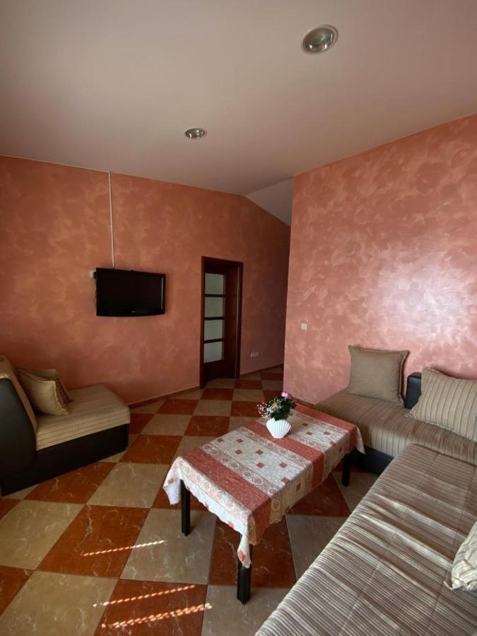 סוטומורה Apartmani Luksic מראה חיצוני תמונה
